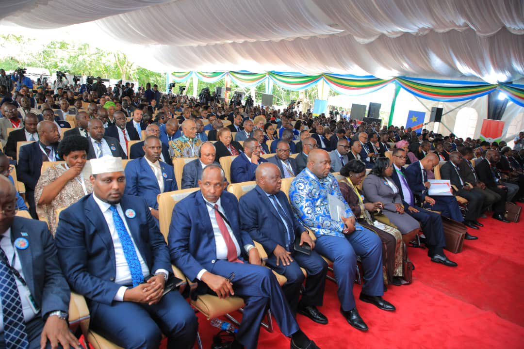🔺23rd Ordinary Summit of the EAC Heads of State 🇸🇴 “The Somali people are honored to be part of the EAC! This is a beacon of hope for us. Hope for a future of opportunities and prosperity for Somalia, through regional integration!” H.E @HassanSMohamud - President- Somalia
