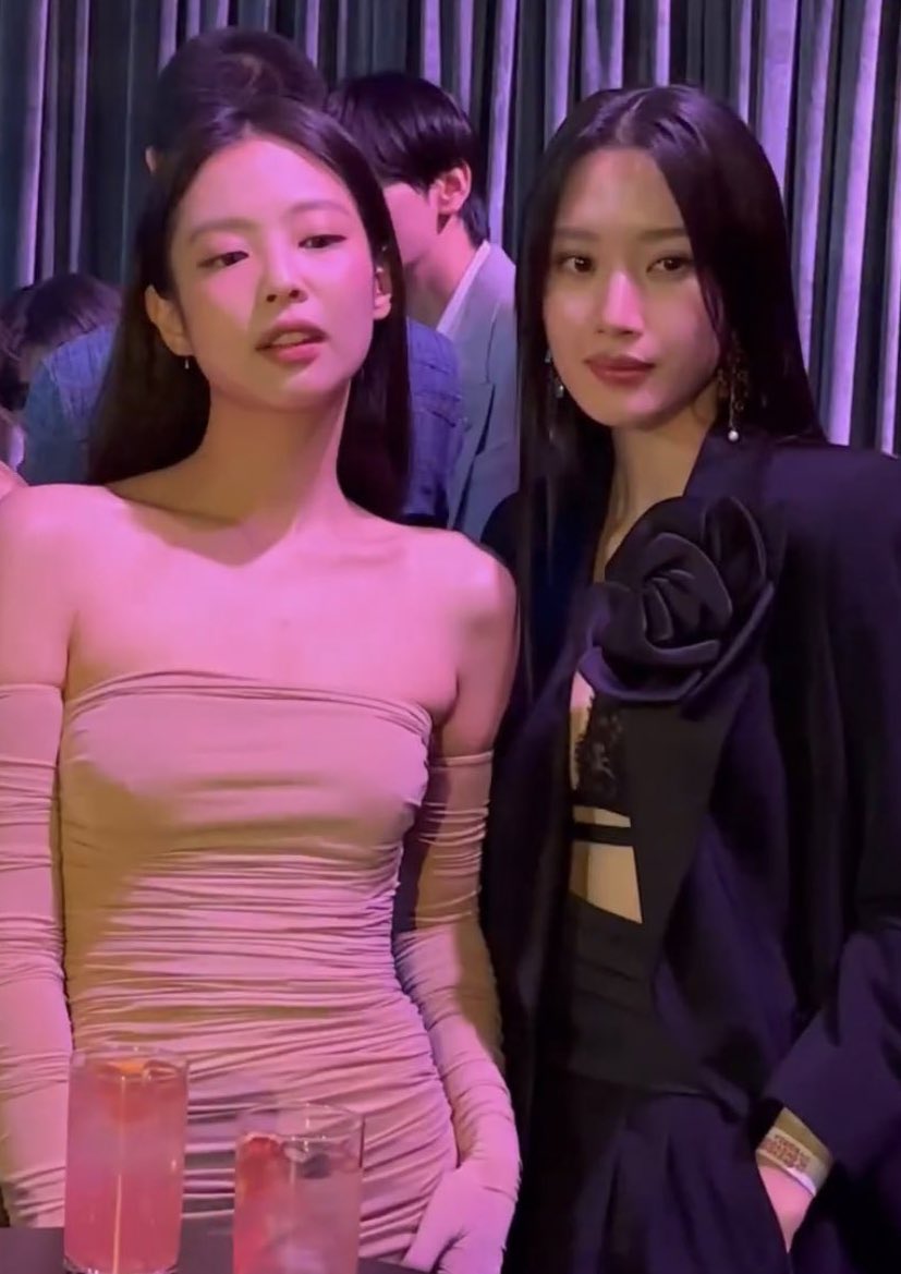 jnkrated's tweet image. woah..