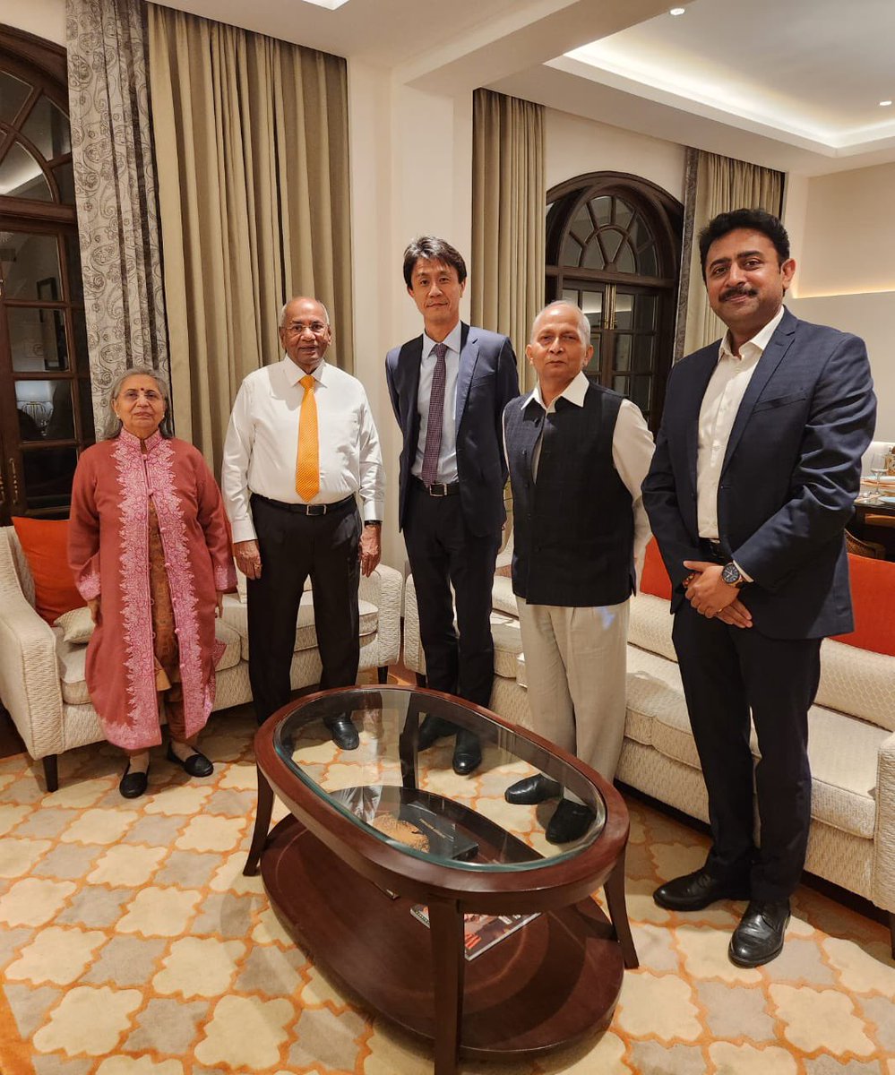 Today, I met Mr. Shinjiro Hamada San, Director-Operations IFFCO TOKIO GENERAL INSUARANCE <a href="/IFFCO__TOKIO/">IFFCO TOKIO</a> alongwith Mr. Sidharth Singh <a href="/srinetsiddhart1/">Siddhartha Singh 🇮🇳</a> State Head UP-Bihar in Lucknow, Uttar Pradesh. Sh. <a href="/iffcoyogendra/">Yogendra Kumar</a> Marketing Director, IFFCO was also present during the meeting.