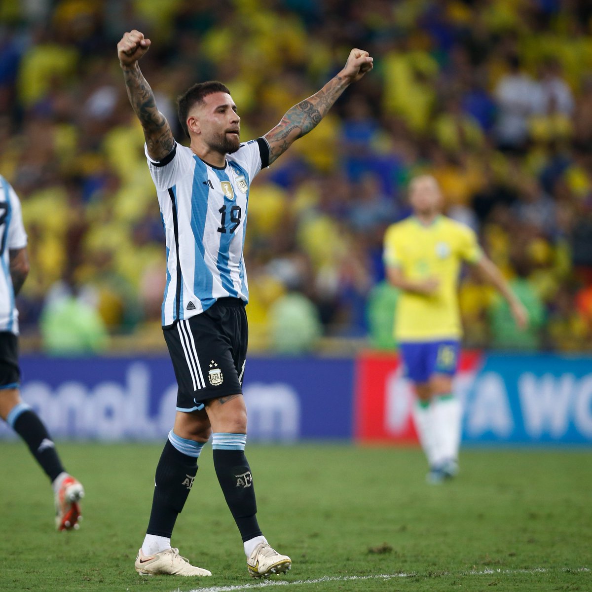fifaworldcup_es's tweet photo. 🇧🇷 0-1 🇦🇷 // 🇧🇷 0-3 🇦🇷

@Argentina se quedó con los dos 𝐜𝐥𝐚́𝐬𝐢𝐜𝐨𝐬 ante Brasil de la semana. 🔥 

#Somos26 | #U17WC https://t.co/Qri5X7vaE5
