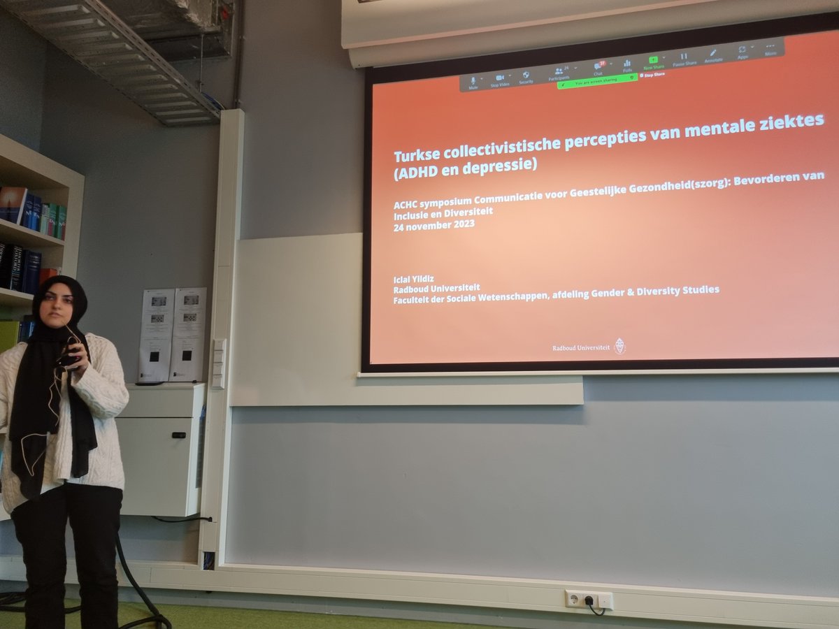 Laatste Blitz: Iclal Yildiz (Radboud Universiteit) vertelt over culturele perspectieven op ADHD-diagnose en depressiebehandeling bij Turkse en Nederlandse gemeenschappen. Collectivistische opvattingen beïnvloeden percepties en benaderingen van gezondheid. <a href="/UvA_ACHC/">ACHC</a> <a href="/MH4AllProject/">MHealth4all</a>