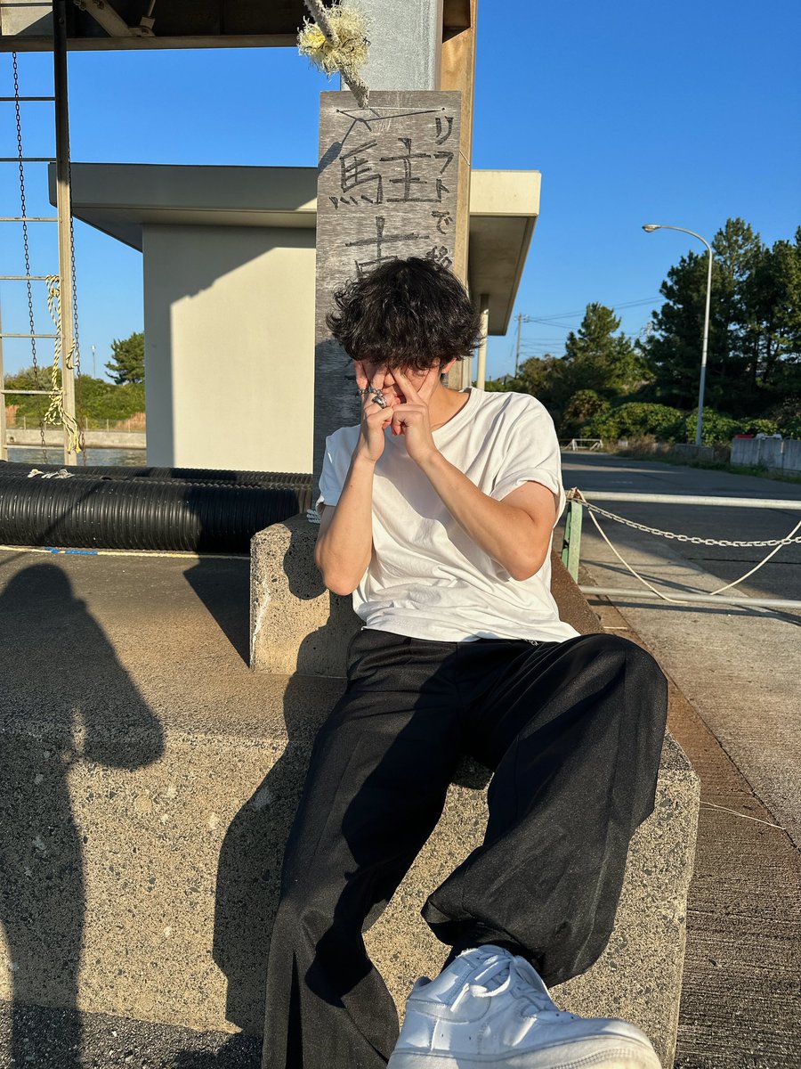 クリンクリンパーマスタイル
もう流石に半袖は着られへんな🫠