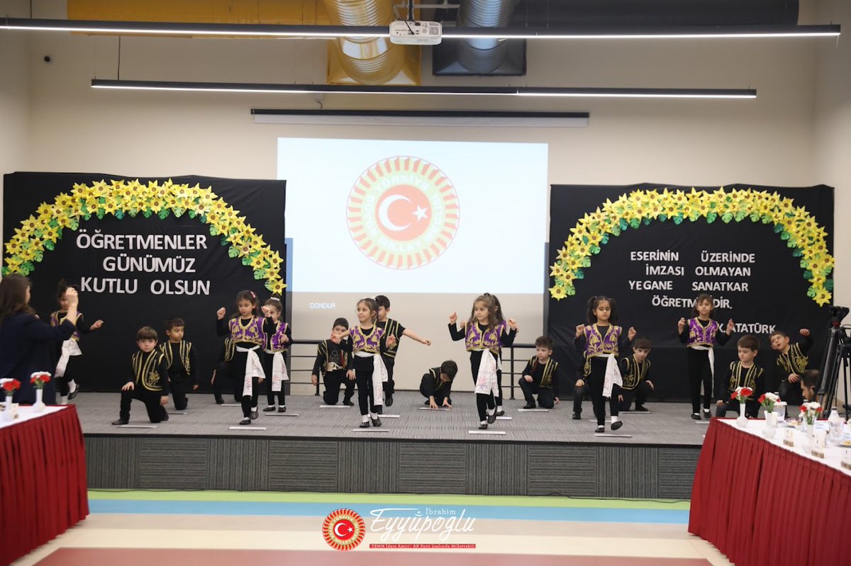 24 Kasım Öğretmenler Günü dolayısıyla TBMM Kreşinde düzenlenen etkinliğe Türkiye Büyük Millet Meclisi Başkanımız Sn. Numan Kurtulmuş ile katılım sağladık.

#öğretmenlergünü

@NumanKurtulmus @erkankandemir