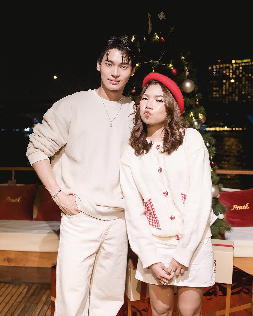Special time with a special person✨
<a href="/winmetawin/">Winmetawin</a> 

ในที่สุดก็มีวันนี้ วันที่ได้พูดคุยได้ใกล้ชิดกับเมนคนโปรด ได้มีรูปคู่รูปแรกด้วยกัน นับเป็นช่วงเวลาที่มีค่ามาก มีความสุขมากๆเลย❤️🤍

ขอบคุณที่มอบช่วงเวลาที่ดีแบบนี้ให้นะคะ  <a href="/senseofcare/">Sense of Care</a> 🙏🏻🥰

#HERSHEYSLetsMoveLetsWin
#winmetawin