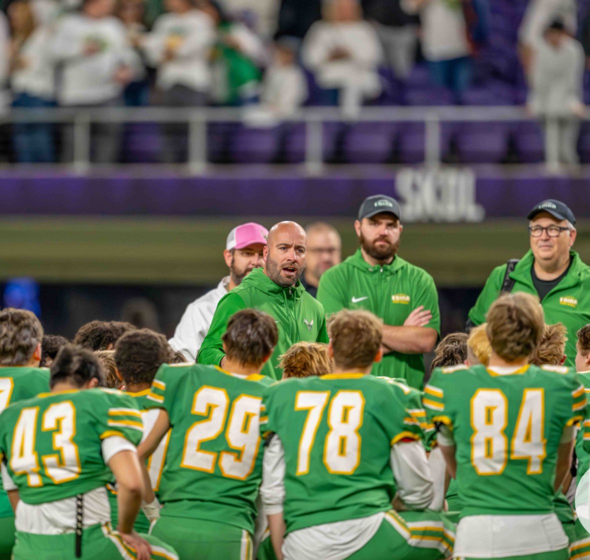 EHSHornetsFB's tweet image. 🚨🚨🚨 WAKE UP HORNET FANS! IF NOT NOW ....WHEN? IF NOT US ... WHO? TONIGHT YOUR HORNETS MAKE A DEPOSIT IN THE 🏦... WEAR GREEN AND GET LOUD BECAUSE IT IS OUR TIME. 48 MINUTES OF HISTORY!!!
#hornetpride #edinafootball