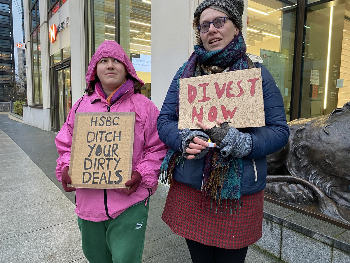xrbham's tweet photo. While HSBC's online banking systems took a hit today, it's not the only thing that's been ailing. Our protest this morning highlights the long-standing need for HSBC to divest from fossil fuels and step up for a sustainable future! ππ#BankingOnChange #hsbc #hsbcfail #nonewoil https://t.co/4oc8RFrBWa
