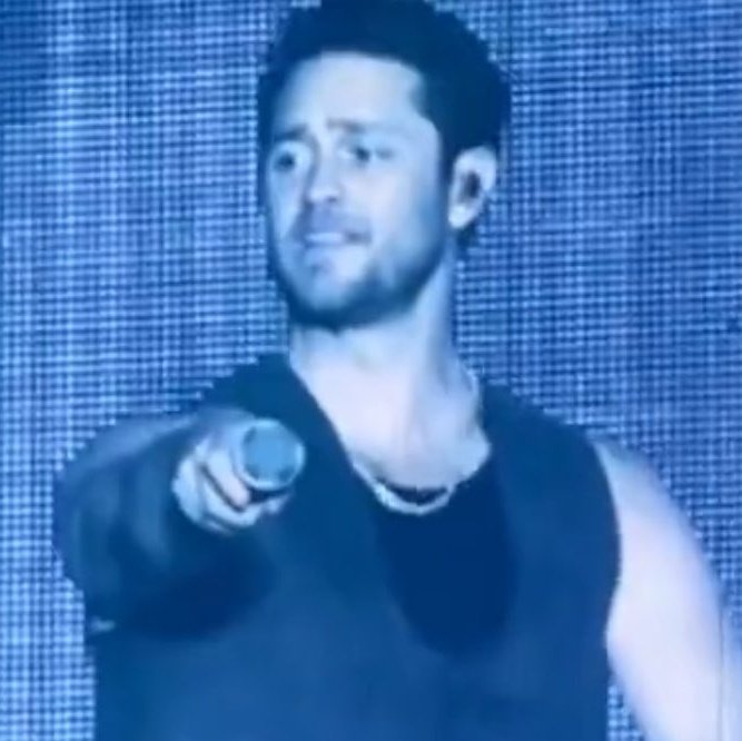 um silêncio que emociona // um silêncio que decepcionada