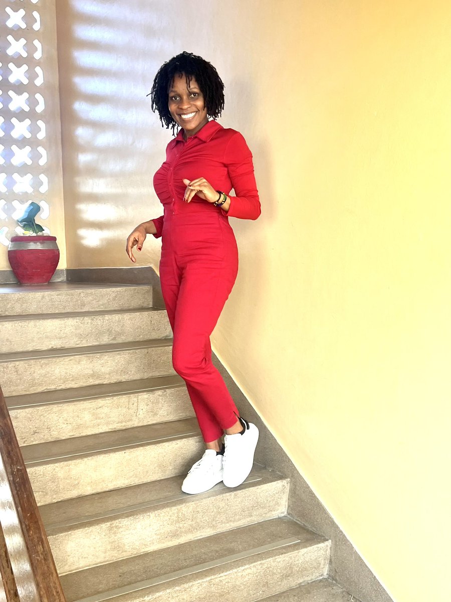 Elly_Paschal's tweet image. My weekend plans include pretending I remember how to socialize and convincing my friends that I haven't abandoned it 🤦🏼‍♀️😎#timelimits #Why