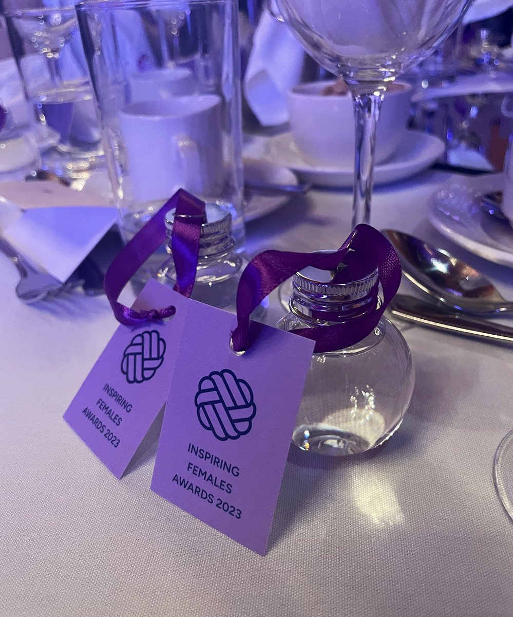 The Chamber (@nechamber) on Twitter photo And thank you <a href="/WLDistillery/">WL Distillery</a> for the Christmas gin baubles gifts! π
#InspiringFemales #NECCevents And thank you <a href="/WLDistillery/">WL Distillery</a> for the Christmas gin baubles gifts! π
#InspiringFemales #NECCevents
