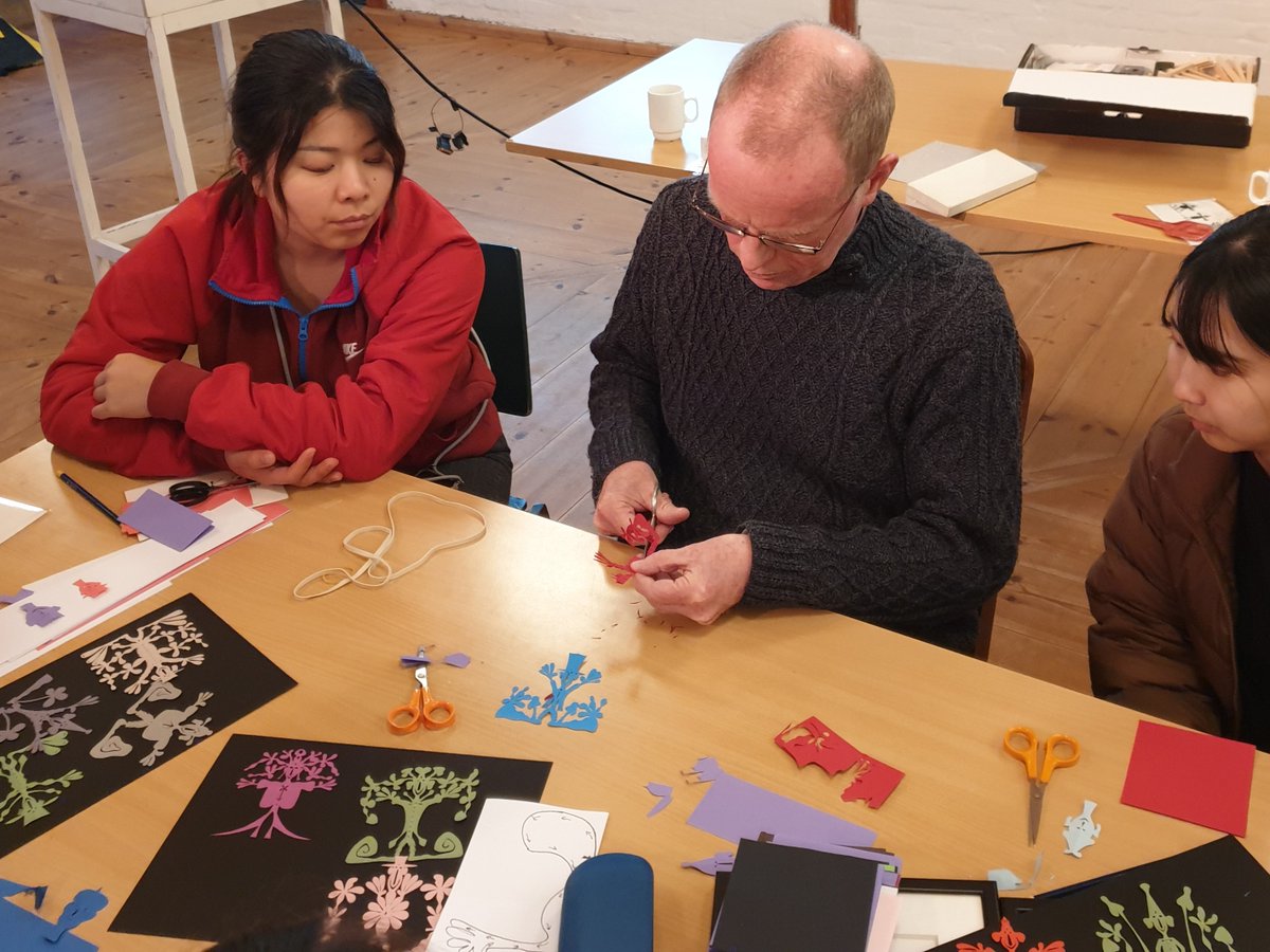 JarlstroemPaper's tweet photo. Another
@JarlstroemPaper
workshop with very skilled Japanese participants. Thanks to Brenderup Højskole :-) #JarlstroemPaperArt #papercuttingart #jarlstrøm #jarlstroem #papirklip #papercut #Japan #kirigami https://t.co/gHwr28kOMx