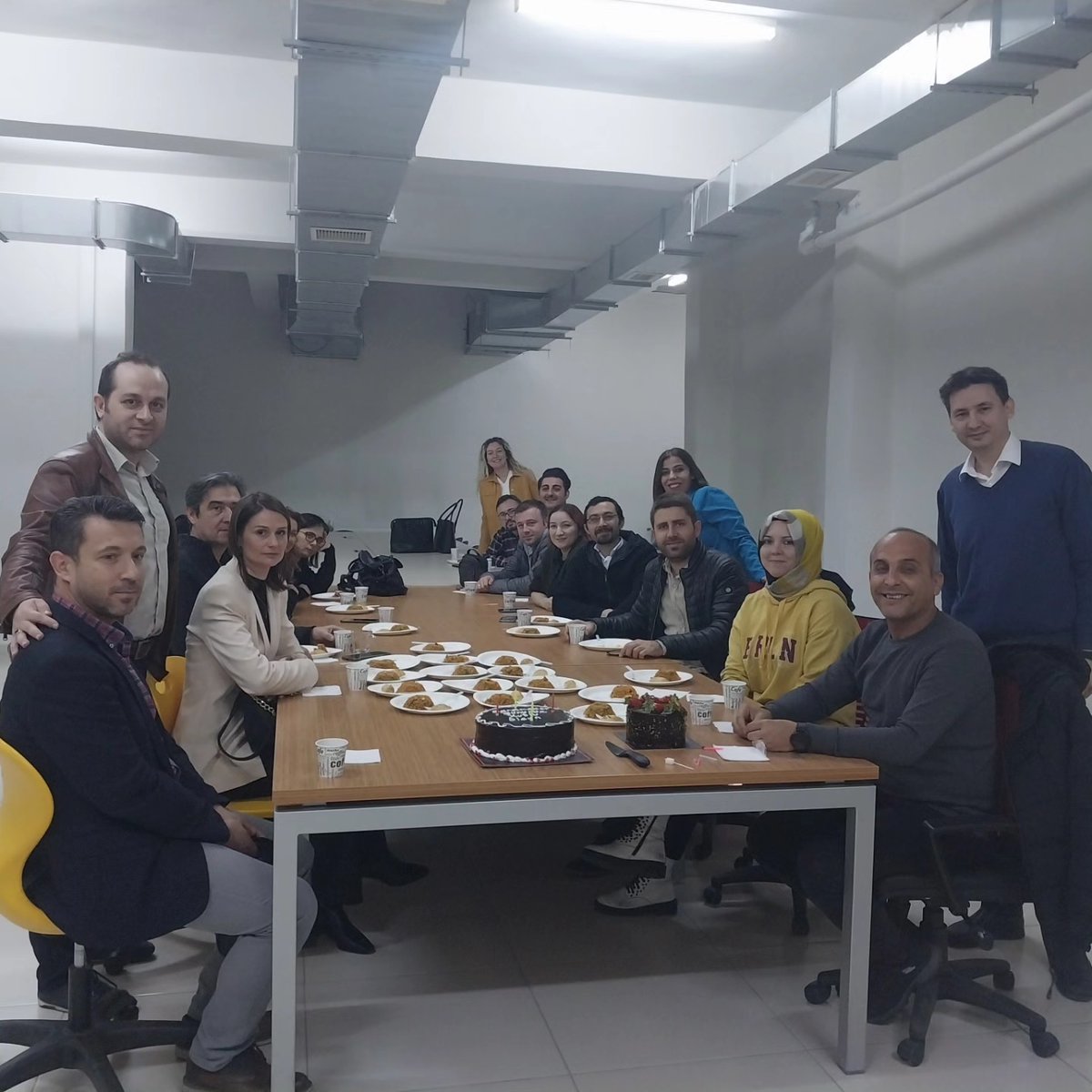 edirnebilsem's tweet photo. Öğretmenler günümüzü merkezimizde kutladık. Tüm öğretmenlerimize sağlık ve mutluluk dolu nice yıllar dileriz. 
@MebOrgm @BilsemMeb @Edirne_MEM @Dr_Onderarpaci https://t.co/Ftdv1OQj8M