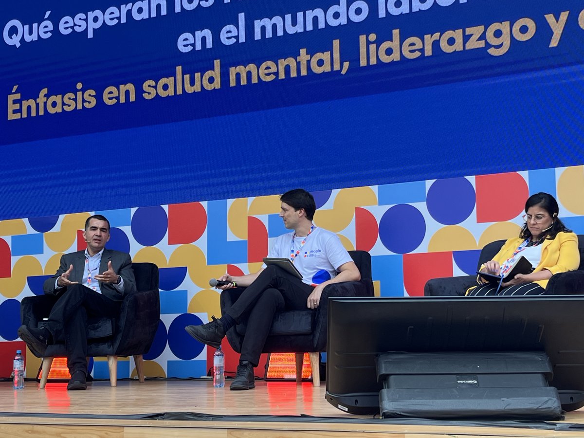 Estuvimos en #PeopleDay, primer festival de RRHH en Latinoamérica. Renzo Rossi de Mibanco participó del panel "Liderazgo al futuro.