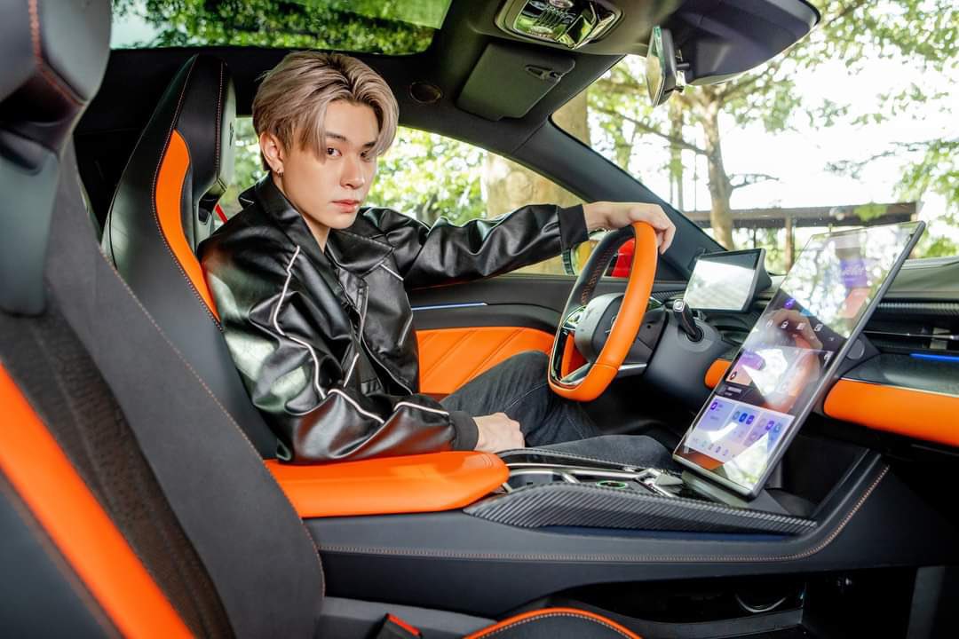 ffirstfirstf's tweet image. เปิดตัวทายาทพันล้านเจ้าของธุรกิจรถสปอร์ตสุดหรู💰🏎️✨

#NetaAutoThailand 
#NETAGT #MotorExpo2023
#TRINITY_TNT
#JackieJackrin