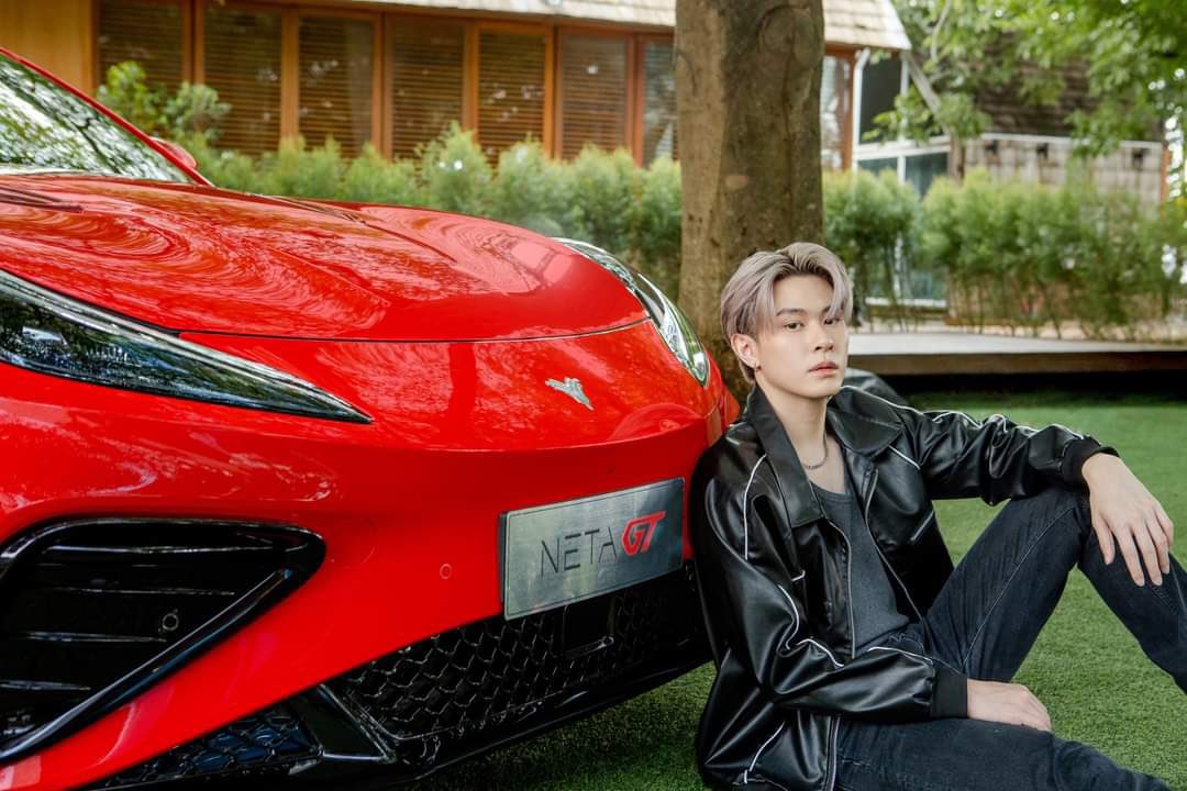 ffirstfirstf's tweet image. เปิดตัวทายาทพันล้านเจ้าของธุรกิจรถสปอร์ตสุดหรู💰🏎️✨

#NetaAutoThailand 
#NETAGT #MotorExpo2023
#TRINITY_TNT
#JackieJackrin