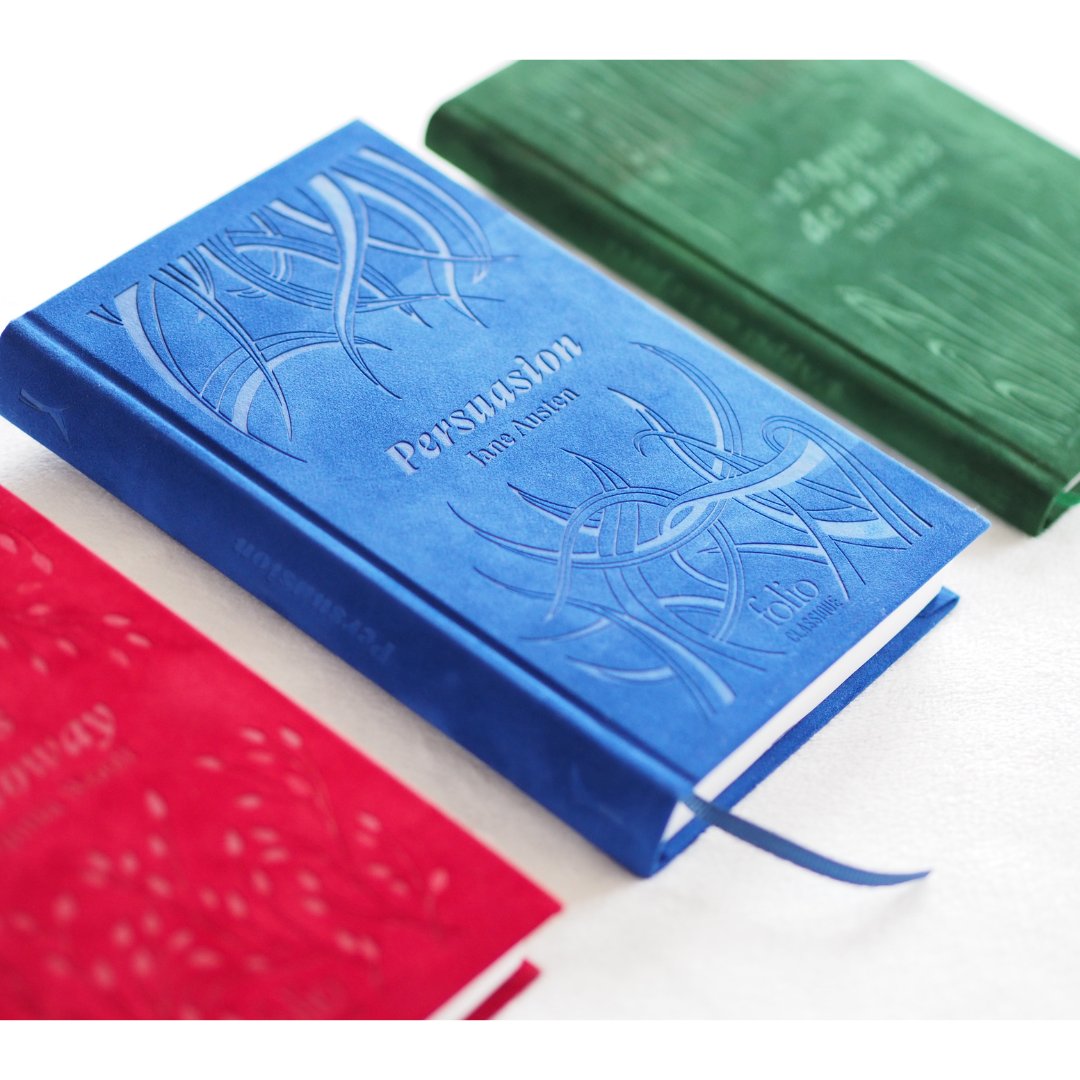 editionsfolio's tweet photo. ✨ En cette fin d’année, 3 incontournables Folio classique se sont refait une beauté. Ils vous attendent en librairie dans de nouvelles éditions à la fabrication soignée :
•    Couverture effet velours
•    Gardes illustrées
•    Signet et tranchefile
💡https://t.co/8iNpiNBM3U https://t.co/9szKhMdo3x