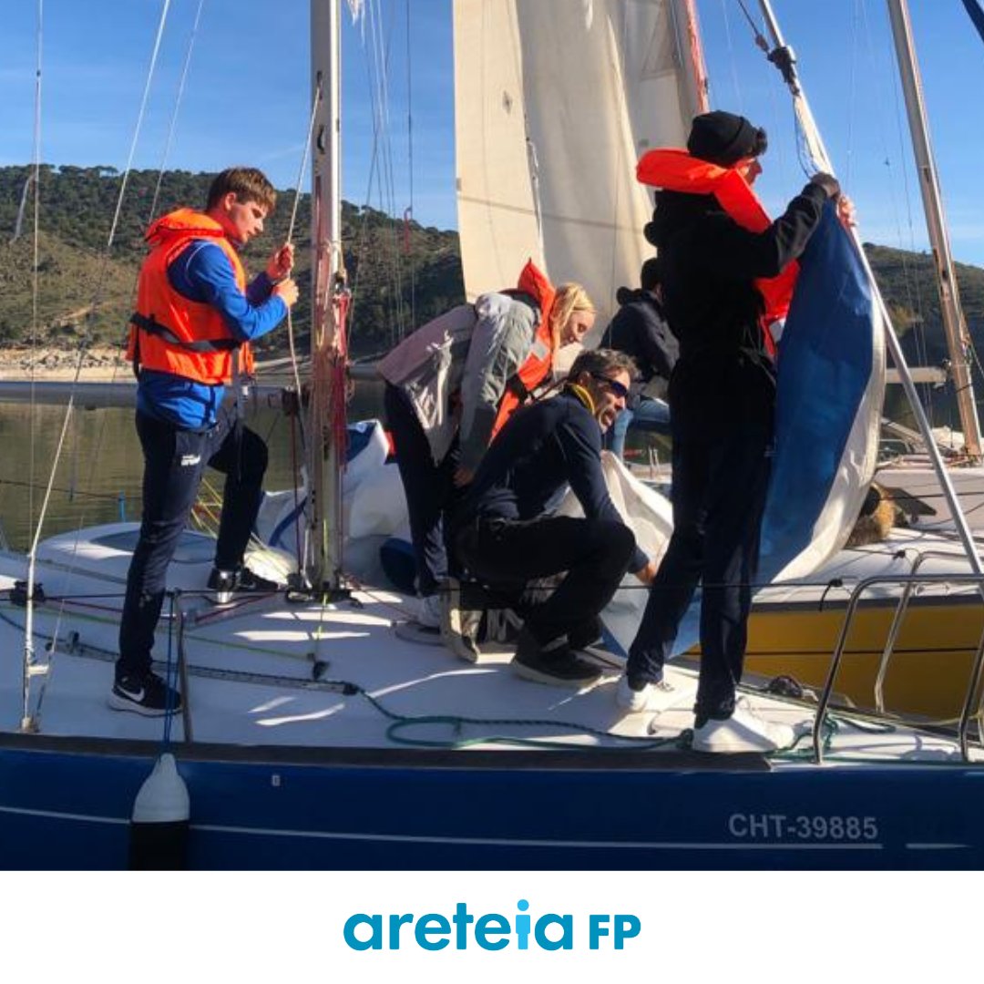 FP_Areteia's tweet photo. Los alumnos de la Formación Profesional Deportiva hoy han tenido sus clases prácticas de vela. ⛵
Han disfrutado de un día espectacular 💙

#FP #FpMadrid #FormaciónProfesional #GradoMedio #GradoSuperior #Vela #PatróndeBarco https://t.co/1YrtMAth5O