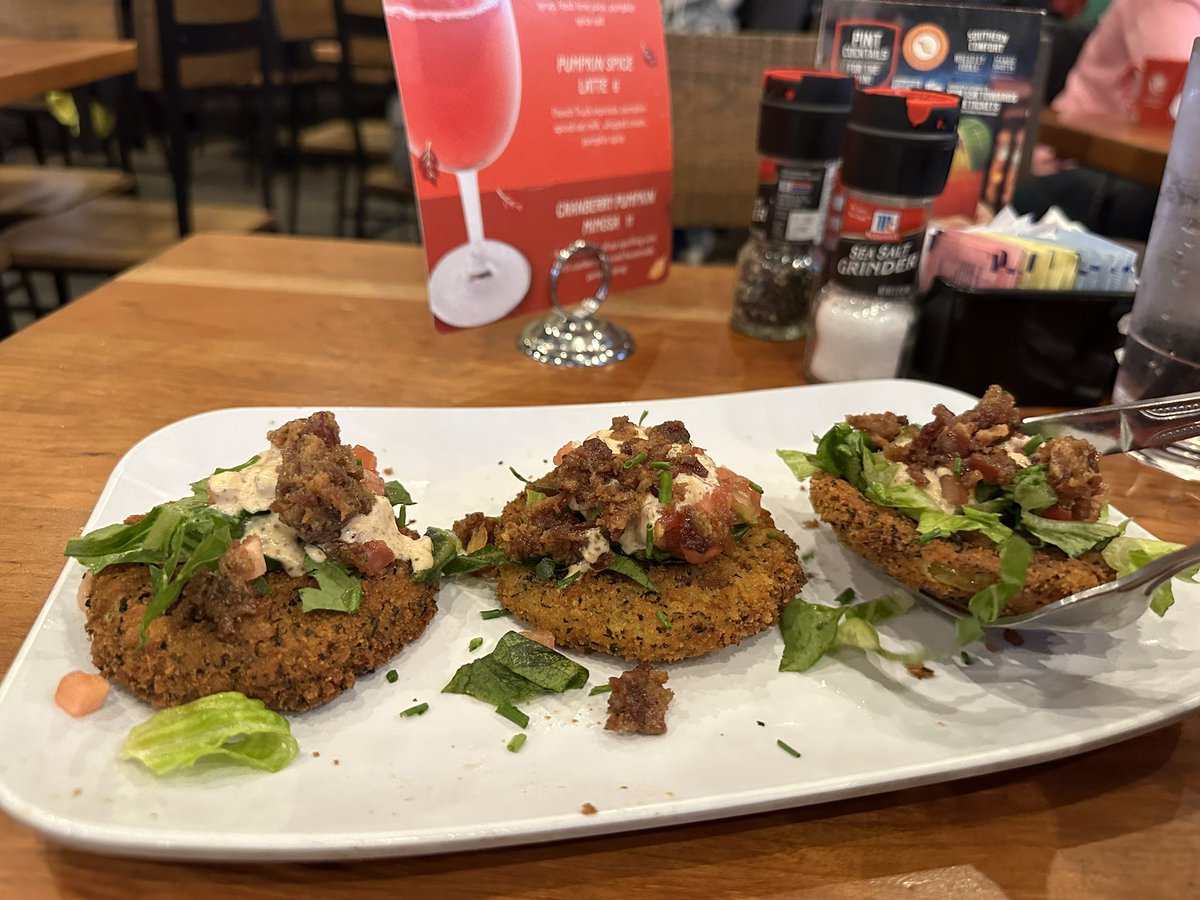 leemarvin's tweet image. Nothing like  NOLA Food #RubySlipper