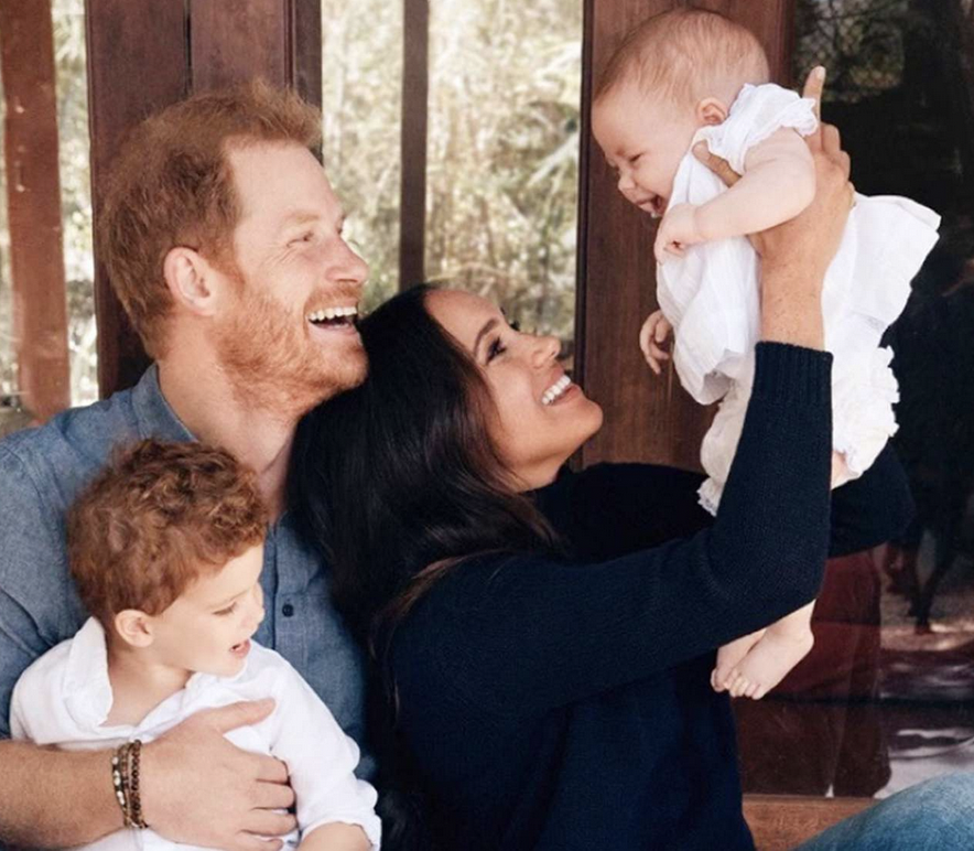 QueenRMade1's tweet photo. Meghan Markle never asked you to like her. She doesn’t know you from the dirt she walks on. You and your nastiness don’t matter. The people below are the only ones who do.👋🏿 https://t.co/VSqQ4xvhuu