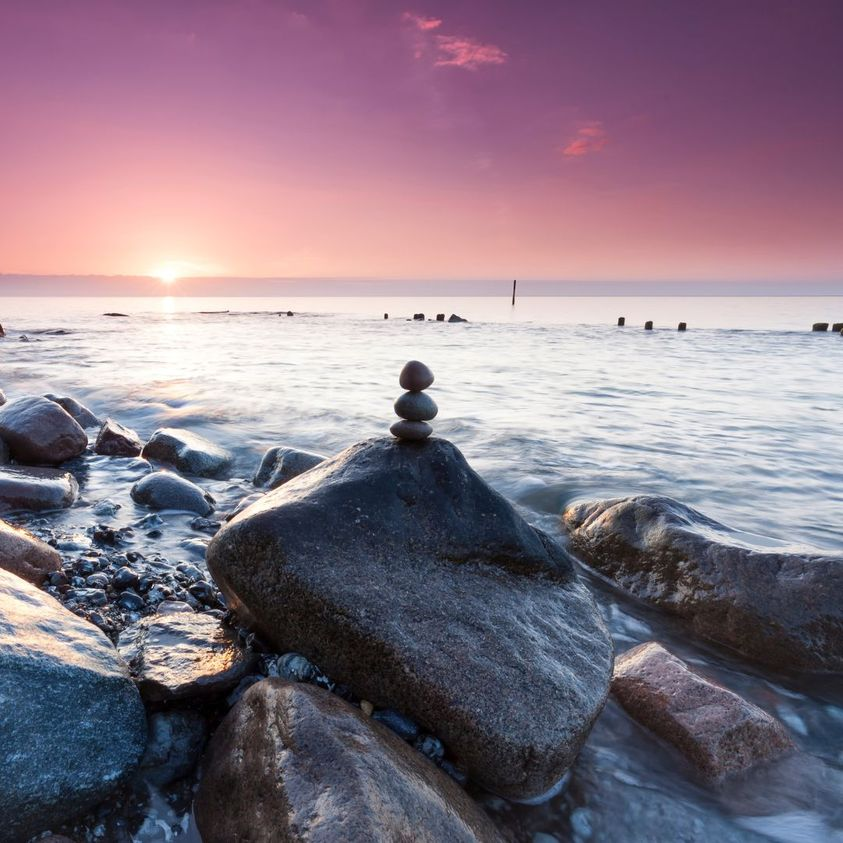 IFARuegen's tweet photo. Die Ostsee umarmt Rügen zu jeder Jahreszeit - ein traumhaftes Spiel aus Farben und Wellen! 🌊🌅 Teilt mit uns eure schönsten Strandbilder und lasst uns gemeinsam die Magie der Ostsee entdecken! 📷

#OstseeIdylle #StrandMomente #ifabylopesanhotels #rügenerleben #ostseeurlaub https://t.co/oFQyiPTJpP