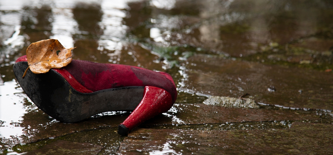 Per la giurista e attivista #TamarPitch, non serve introdurre nuovi reati per combattere femminicidi e violenza di genere. Bisogna applicare le leggi che ci sono 8come il #codicerosso). E, soprattutto, bisogna credere alle donne. #25novembre ⤵️
edizionigruppoabele.it/25-novembre-vi…