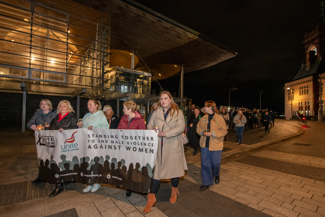 The #candlelightvigil on the steps of the Senedd this week was an opportunity to show solidarity with survivors of #ViolenceAgainstWomen across the world. We heard powerful and moving survivor stories and from male ambassadors pledging their commitment to ending #VAWG.