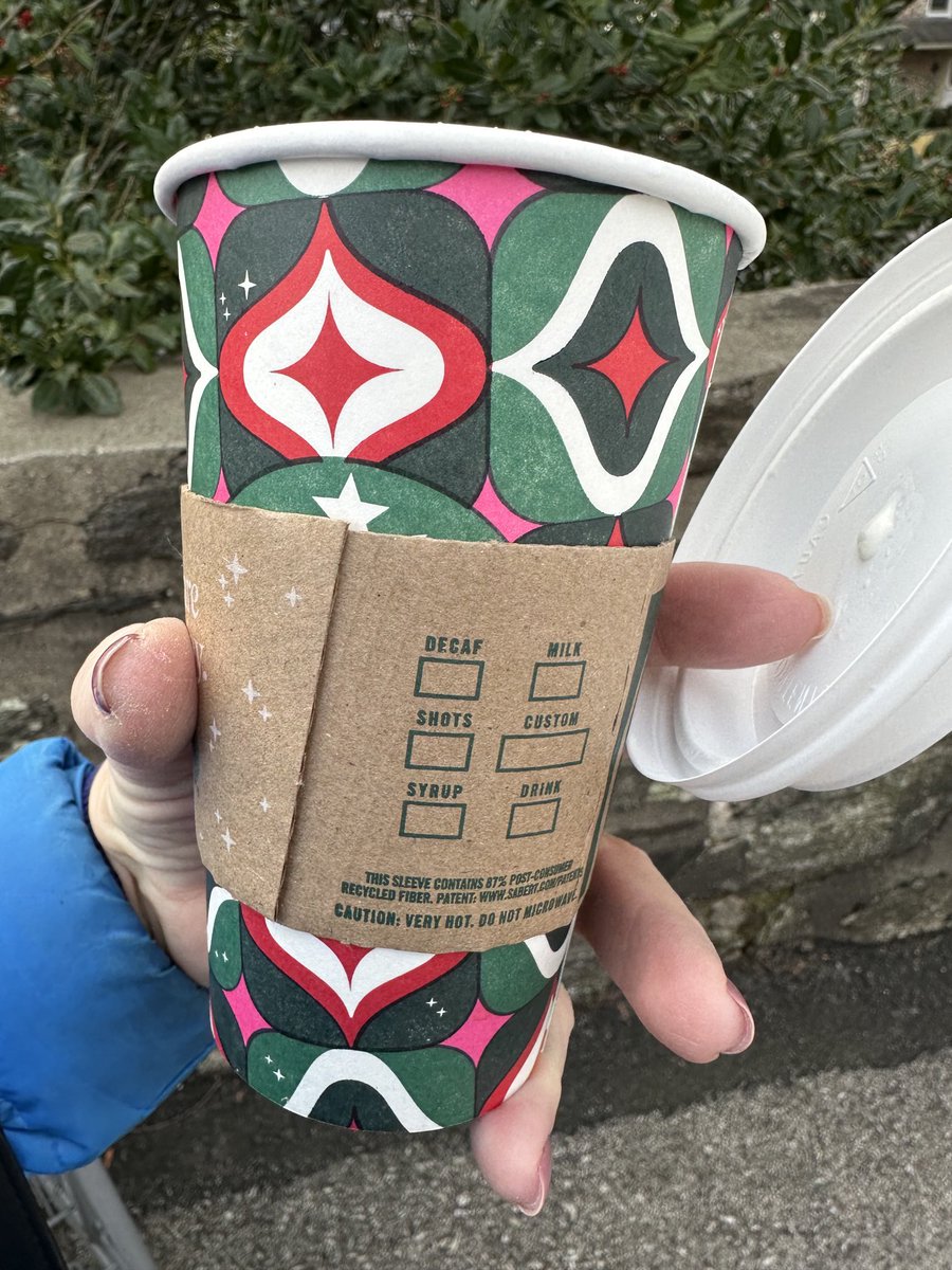 best_ears_ever's tweet photo. My grande cappuccino wasn’t very grand. #blackfriday #starbucks #wherestherestofmycoffee? #starbuckskiosk #giantmarket https://t.co/3StzGrow4n