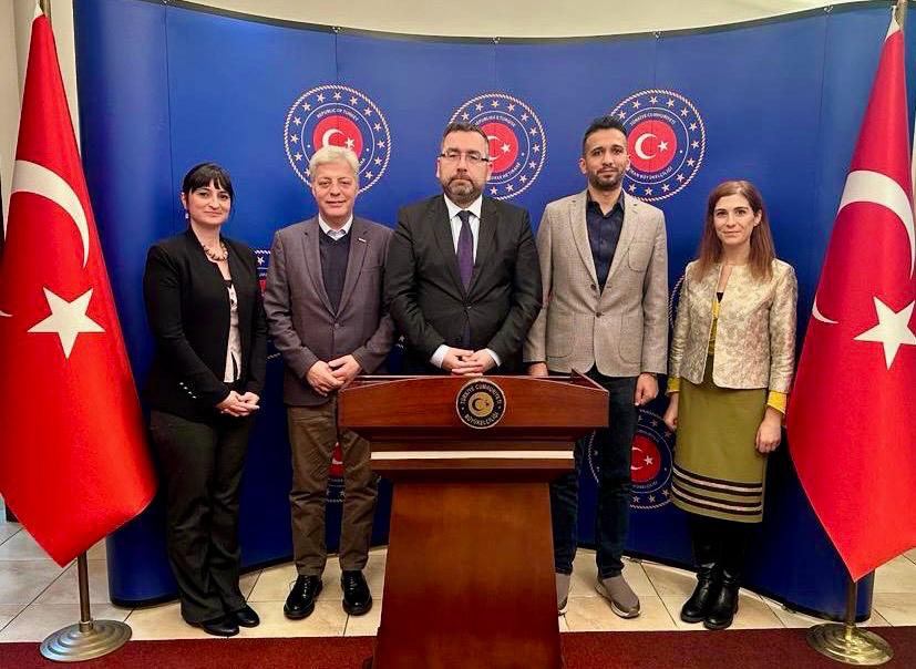 MÜSİAD Balkan Bölge Sorumlusu Sn Cem Aksoy Büyükelçiliğimizde bizleri ziyaret etti. MÜSİAD artık Arnavutluk'ta da temsilcilik açıyor. 🇦🇱 Temsilcisi Muhammet İşler kardeşimize bu önemli görevinde başarılar diliyoruz. Büyükelçilik olarak kuruluş sürecine desteğimiz tam <a href="/MUSIAD/">MÜSİAD</a>