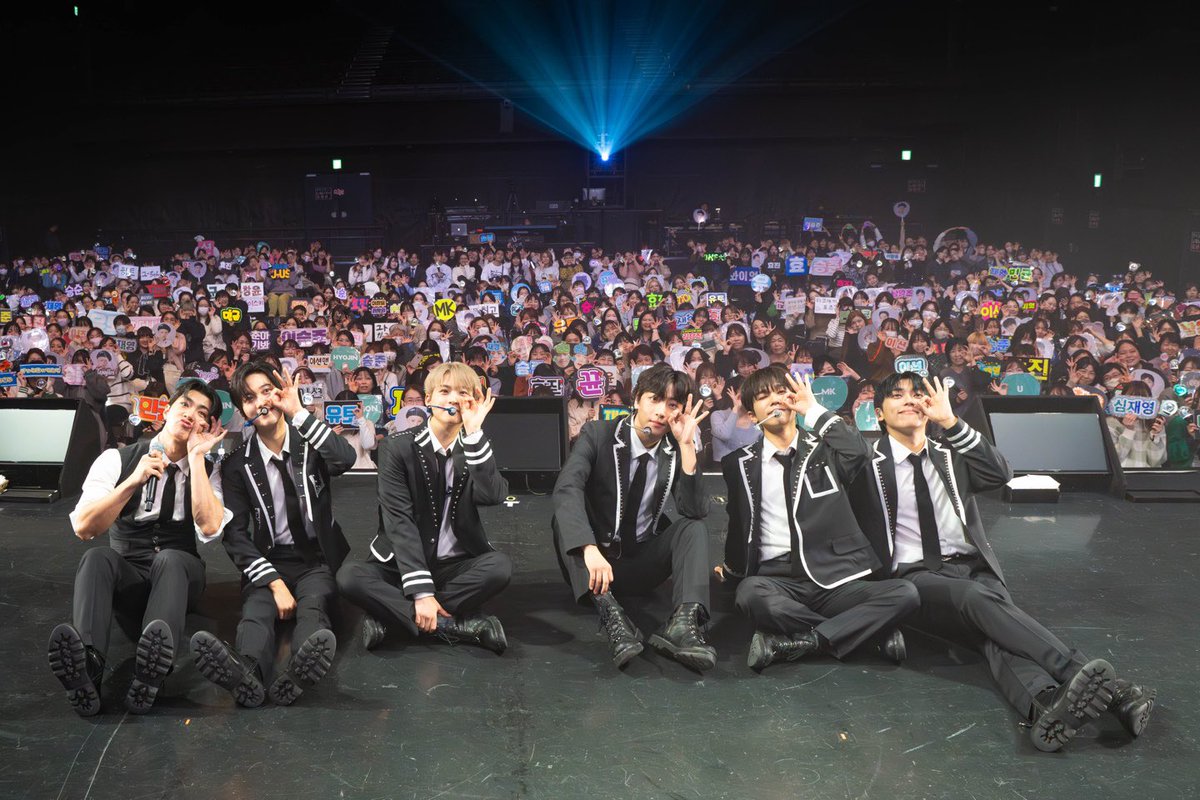 ONFoffcl_JP's tweet photo. [📸] 23.11.24 ONF JAPAN FANMEETING [Be Here Now] @Zepp Namba(OSAKA)

大阪でのファンミーティングで素敵な思い出を作ったONF💖
FUSEの大歓声を聞くことができて感動でした😌
日曜日に東京で会いましょう😉💗

#ONF #オンエンオフ #온앤오프 https://t.co/dH3jdib8Ed