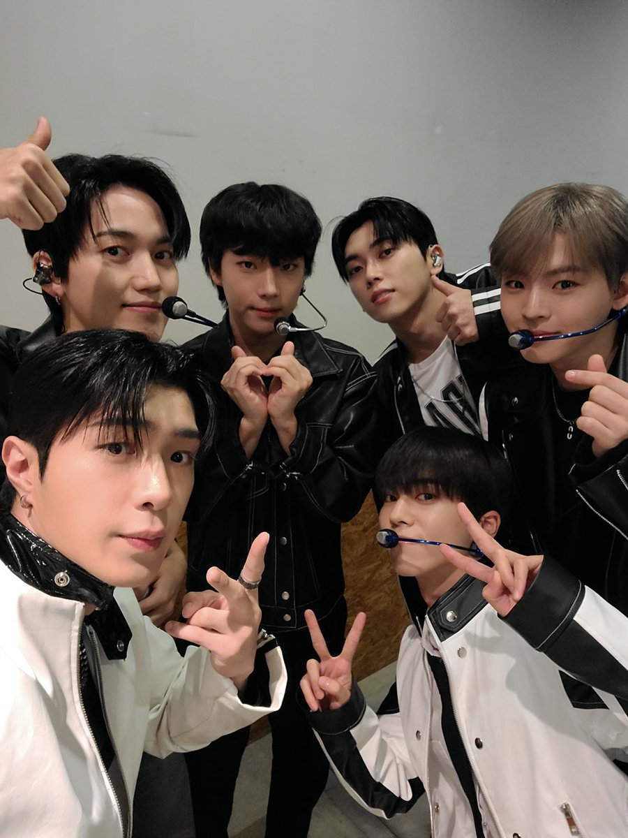 ONFoffcl_JP's tweet photo. [📸] 23.11.24 ONF JAPAN FANMEETING [Be Here Now] @Zepp Namba(OSAKA)

大阪でのファンミーティングで素敵な思い出を作ったONF💖
FUSEの大歓声を聞くことができて感動でした😌
日曜日に東京で会いましょう😉💗

#ONF #オンエンオフ #온앤오프 https://t.co/dH3jdib8Ed