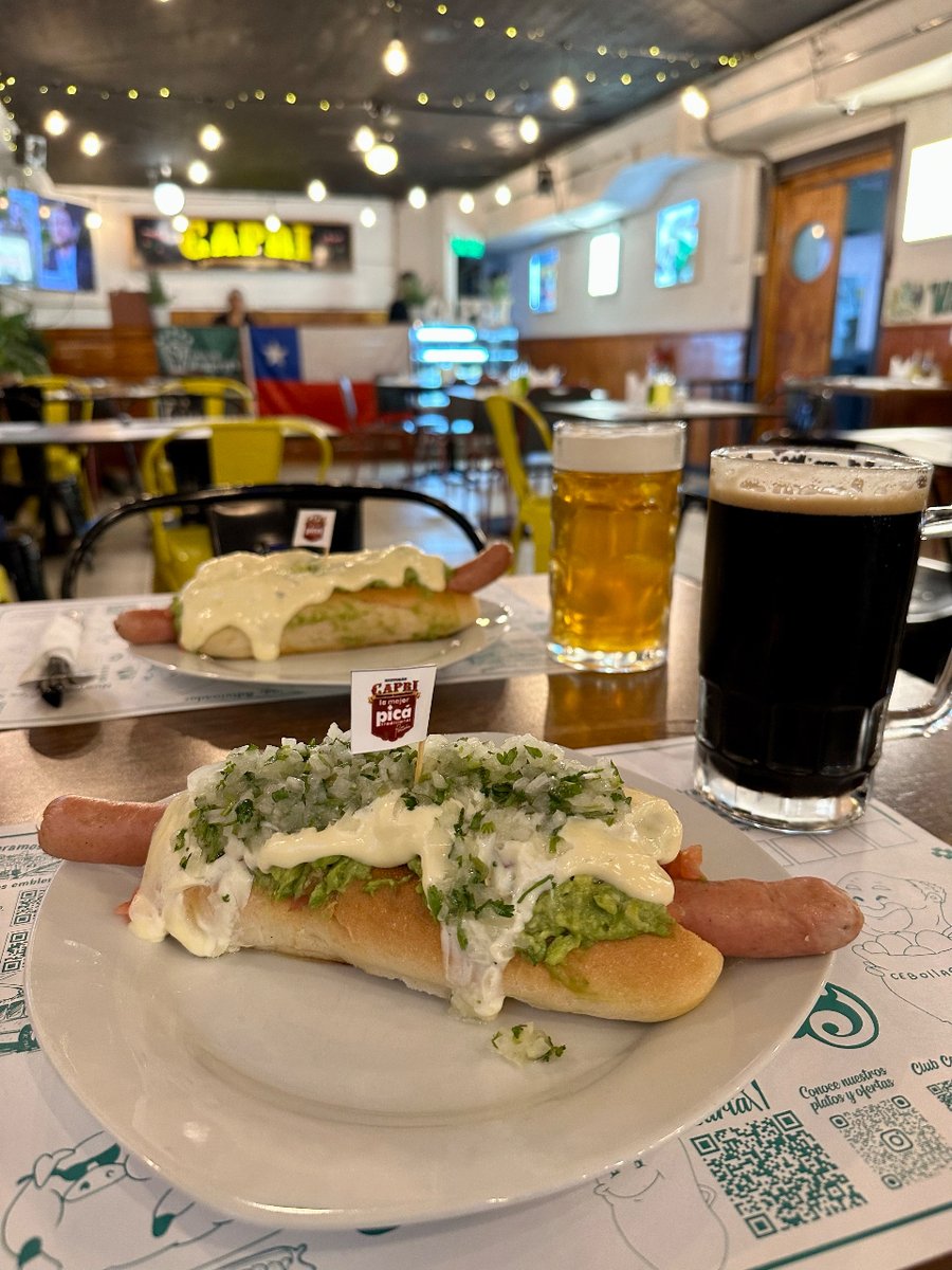 hernancastro_'s tweet photo. 📸 Completo Italiano Sethmacher más Shop: $5.900 🌭🍻. Restorán Capri, Cochrane 664, Valparaíso. Desde las 16:00 horas. #ApuntesyViajes #RestoránCapri 🧳🌎 #BarrioPuerto #Valparaíso #Chile 🚎🇨🇱 https://t.co/nDizkLB6Kj