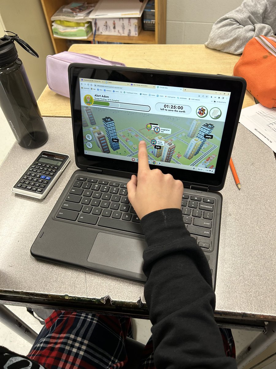 HeatherChristy4's tweet photo. Learning to be Climate Action Heroes @StRichardDPCDSB with @EcoSchoolsCAN https://t.co/1wvrncKVRE