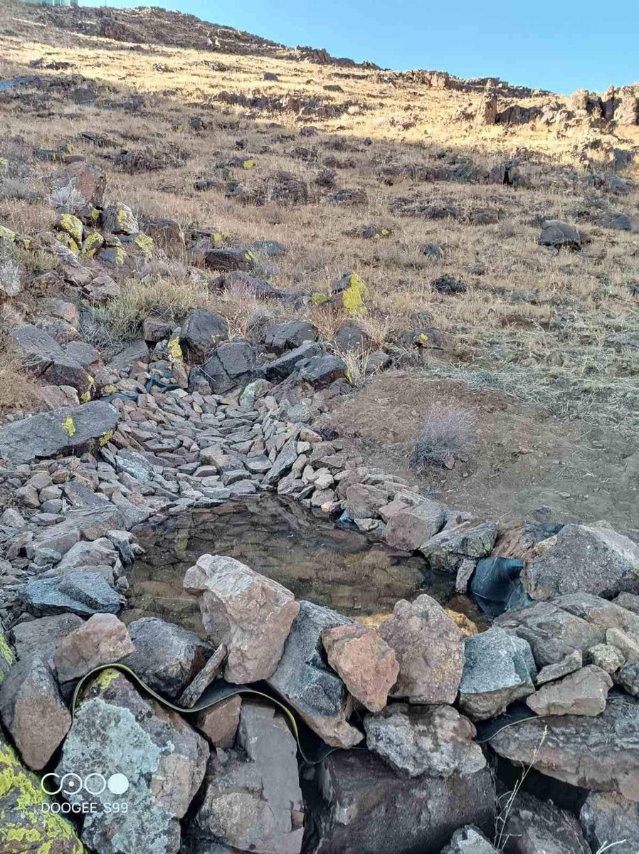 Ганц сайхан мэдээ дуулгая аа. Юу гэхээр зэрлэг амьтад уух устай болсон бн.  Юнител групп нийгмийн хариуцлагын хүрээнд зэрлэг амьтдын амьдрах орчинг сайжруулах зорилгоор 2021 оноос хойш нийт 23 байршилд хөв цөөрмийг байгуулжээ.
Юнителийн инженерүүд  орон нутагт ажиллах үеэрээ