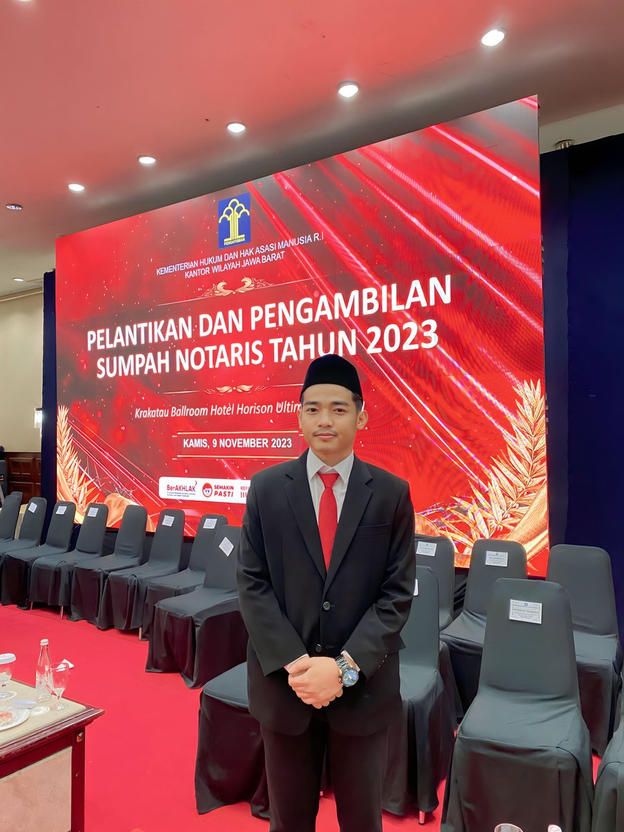 Sok ngerasa beruntung bngt, mereun ai dari segi materi mah alloh teh belum ngasih banyak, tapi alhamdulillah alloh teh asa ngasih wae jalan nu gampang, selalu ketemu orang baik nu sok bisa bantuain ngasih jalan, bersyukur bngt bisa sampe di titik ini, nuhun sadayana 🙏