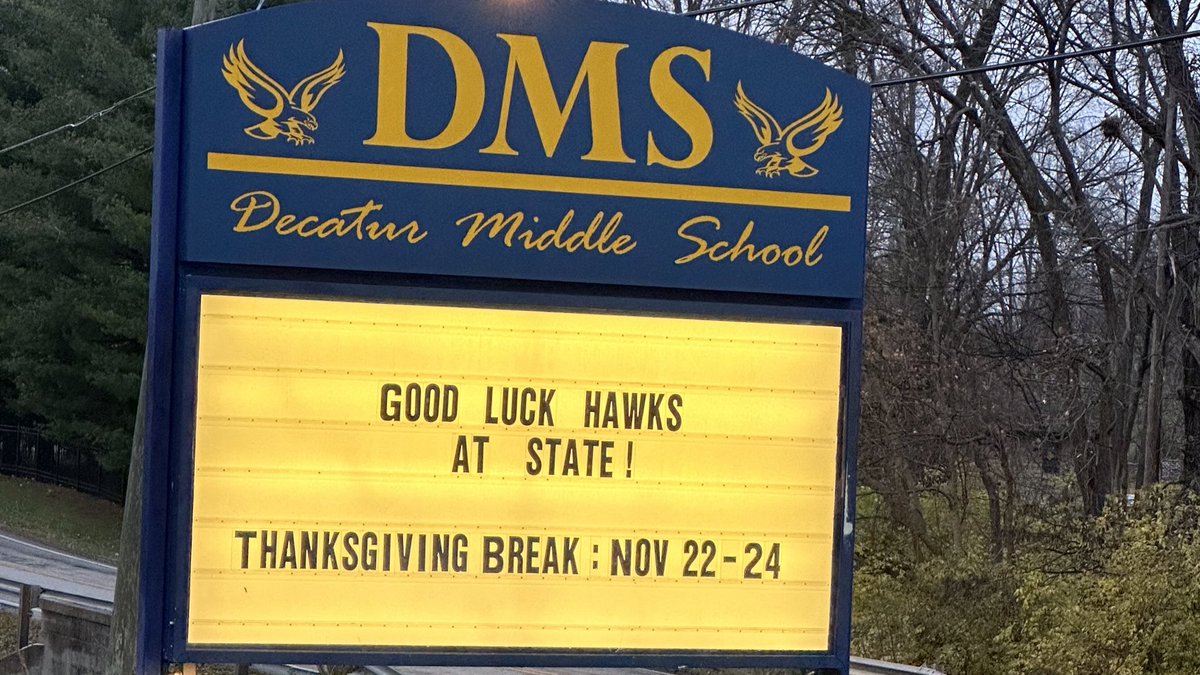 MSDDecatur's tweet image. Let’s Go Hawks!! All of Decatur Township is with you!! #DecaturProud @DecaturTwpSupt @Steph_Hofer @DCHawkFootball @DCHS_Athletics @DCHS_hawks