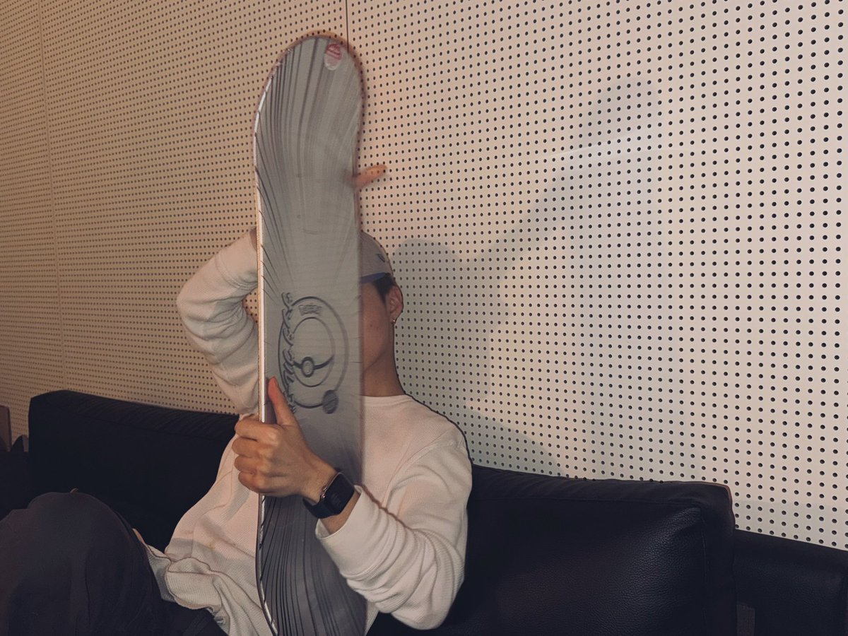 요시형이 포켓몬 보드 선물 주고 갔어요 !
Pika pika ⚡️

#도영
#DOYOUNG