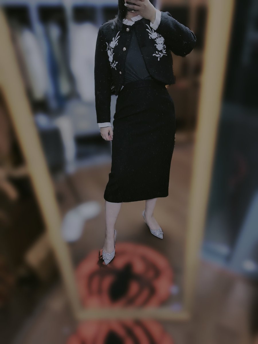 好久没发帖了，试试套装 https://t.co/FKQrN2WNPt
