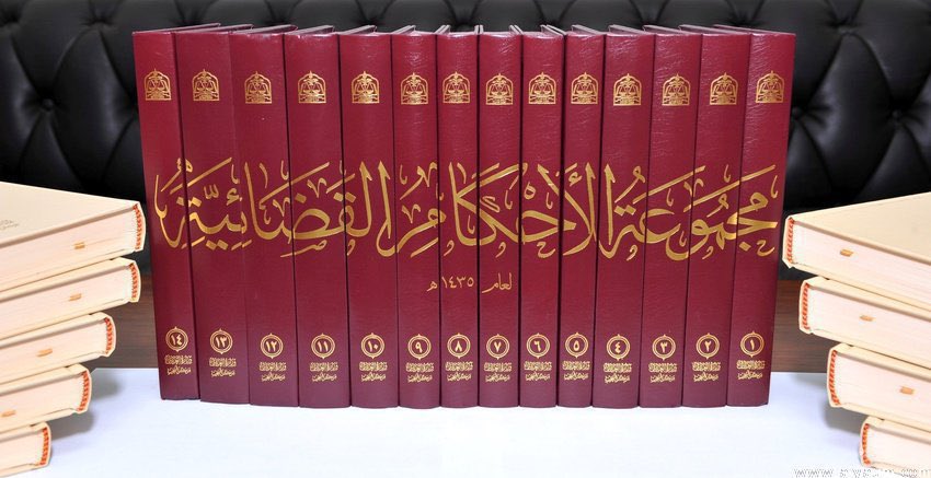 hijan_lawyer's tweet photo. 🟢 وقع لأخي حادث مروري تسبب بوفاته فهل نتقدم على من تسبب بالحادث أم  على شركة التأمين لإلزامها بدفع الدية  ؟! 

 🔻 الجواب باختصار:
• يجوز لك أن تتقدم مباشرة على من تسبب بالحادث لدى المحكمة العامة وبعد صدور الحكم يكون الالتزام على المتسبب .

• الخيار الثاني : يجوز لك مادمت تملك وثيقة تأمين شاملة بالتقدم مباشرة إلى لجنة الفصل في المنازعات والمخالفات التأمينية .

• وسيتم إلزام شركة التأمين بدفع مبلغ دية القتل الخطأ وقدرها  300 ألف ريال .

• وذلك بموجب المادة ( 8/ 15 ) من اللائحة التنفيذية لنظام المرور ، وكذلك المادة 6 من ال��ثيقة الموحدة للتأمين الإلزامي .
والتعميم الصادر من المجلس الاعلى للقضاء برقم ( 192 / ت ) وتاريخ 9-10-1432 هـ بتقدير قيمة الدية ( 300 الف ريال )