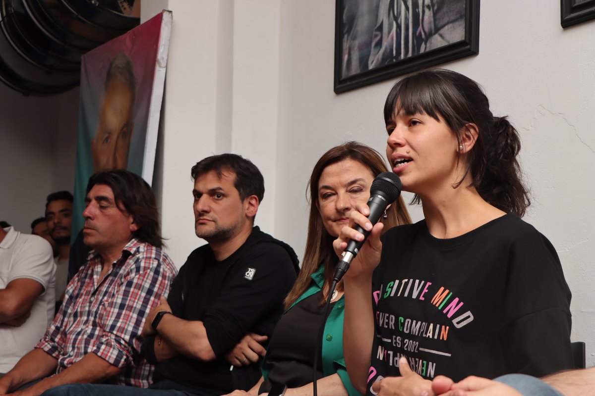 NanoCaraOK's tweet photo. La esperanza sigue encendida y haciéndose sentir en cada Unidad Básica del peronismo, dónde miles continuamos organizándonos para transformar esta Patria 🇦🇷

» Nos encontramos en un Plenario Abierto con compañeros/as para empezar a reconstruir el proyecto nacional. https://t.co/DNjfewxUnB