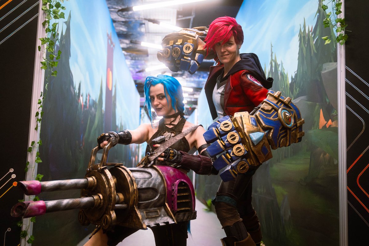 Am Sonntag trafen sich LoL-Fans aus ganz Deutschland im <a href="/xperion_germany/">XPERION</a>, um das Finale der World Championship zu verfolgen. Für das Event übernahmen wir das Booking von 4 Cosplayern - darunter unsere Talents <a href="/Vahnilly_/">Vahnilly</a>  &amp; <a href="/PixelCosplay/">Pixel Cosplay</a>.

Danke für die Zusammenarbeit, <a href="/TaKeTV/">TaKeTV</a>  💙