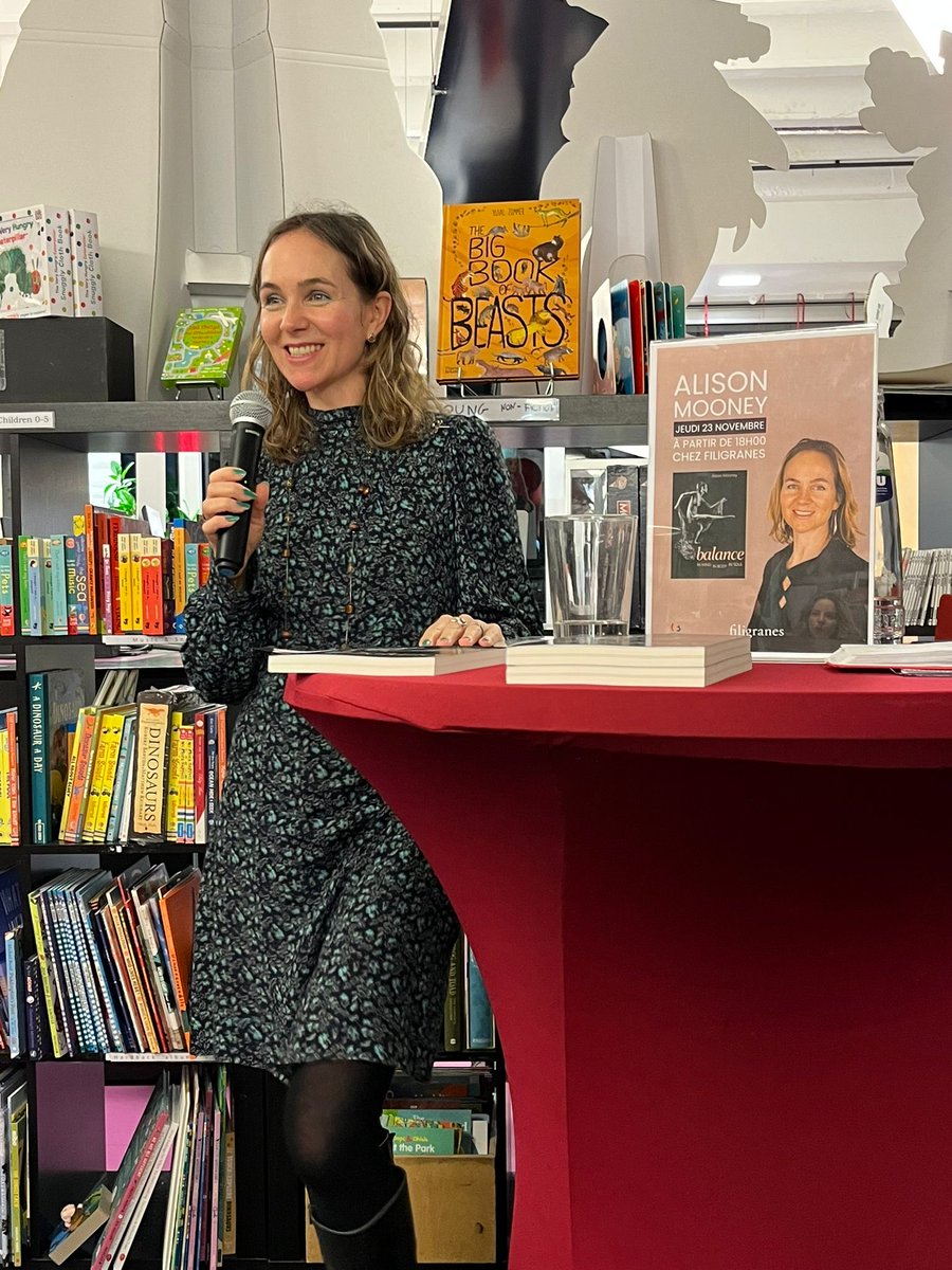 AlisonMooney20's tweet photo. Delighted for a wonderful evening ⁦@filigranes365⁩ sharing #poetry and #balance from my book. Thanks to all you attentive listeners 🙏🏻. https://t.co/DvjptJ7ebY