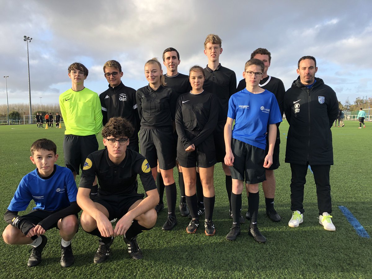 LBFoff's tweet image. [ARBITRAGE]
Près de 45 jeunes arbitres venus de toute la Bretagne ont participé à un stage de formation et de détection au @CTBHenriGuerin à Ploufragan.

En savoir plus : bit.ly/40XiULZ

@DistrictFoot35 @districtfoot56