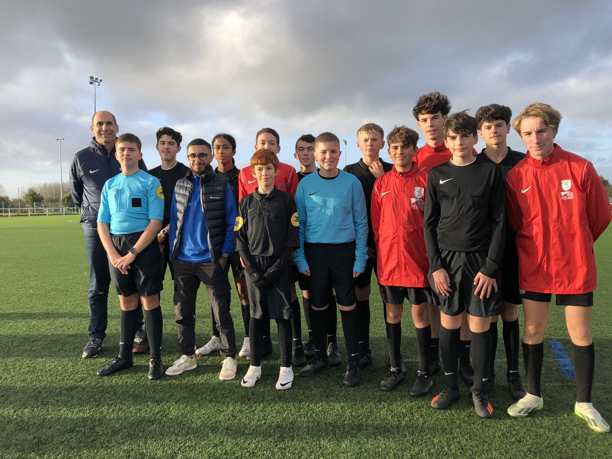 LBFoff's tweet image. [ARBITRAGE]
Près de 45 jeunes arbitres venus de toute la Bretagne ont participé à un stage de formation et de détection au @CTBHenriGuerin à Ploufragan.

En savoir plus : bit.ly/40XiULZ

@DistrictFoot35 @districtfoot56