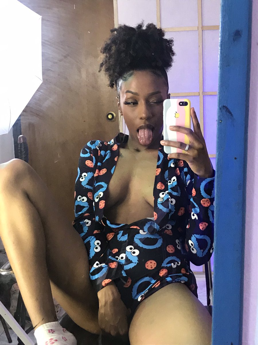 emmacolleman's tweet photo. Hey hey hey 👋🏾 https://t.co/jYDa2UGuQD