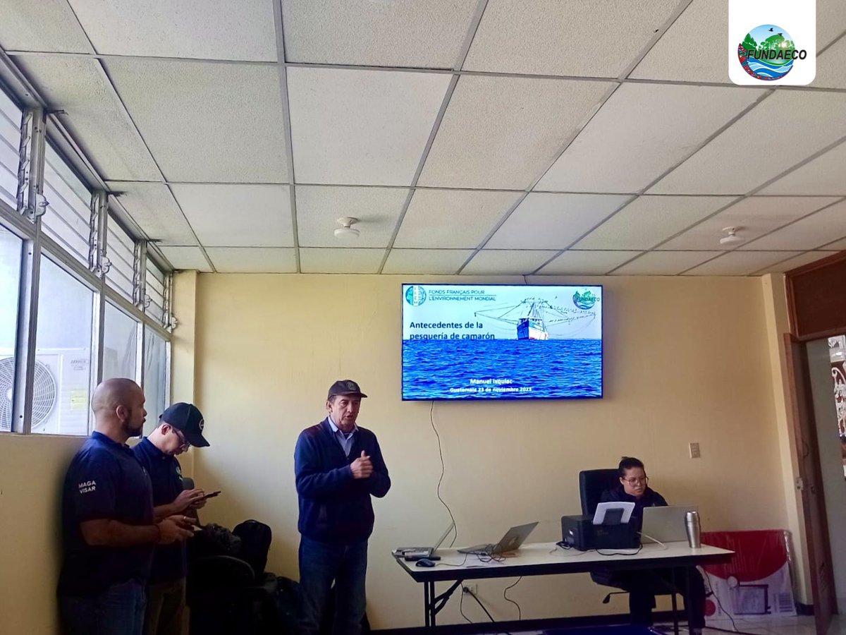 fundaecoguate's tweet photo. #NOTICIAS 🦐🐟Se llevó a cabo la 1a. Mesa de Gobernanza para la Pesquería de Camarón en el Pacífico de Guatemala. Participaron representantes de las #cooperativas #pesqueras, empresas de pesca de #camarón, el Comando Naval del Pacífico y el Lic. Julio Lemus, Director de #DIPESCA. https://t.co/vYqalbzP7E