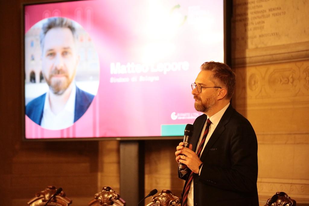 A Bologna iniziati gli Stati Generali della Ripartenza. #Sgdr