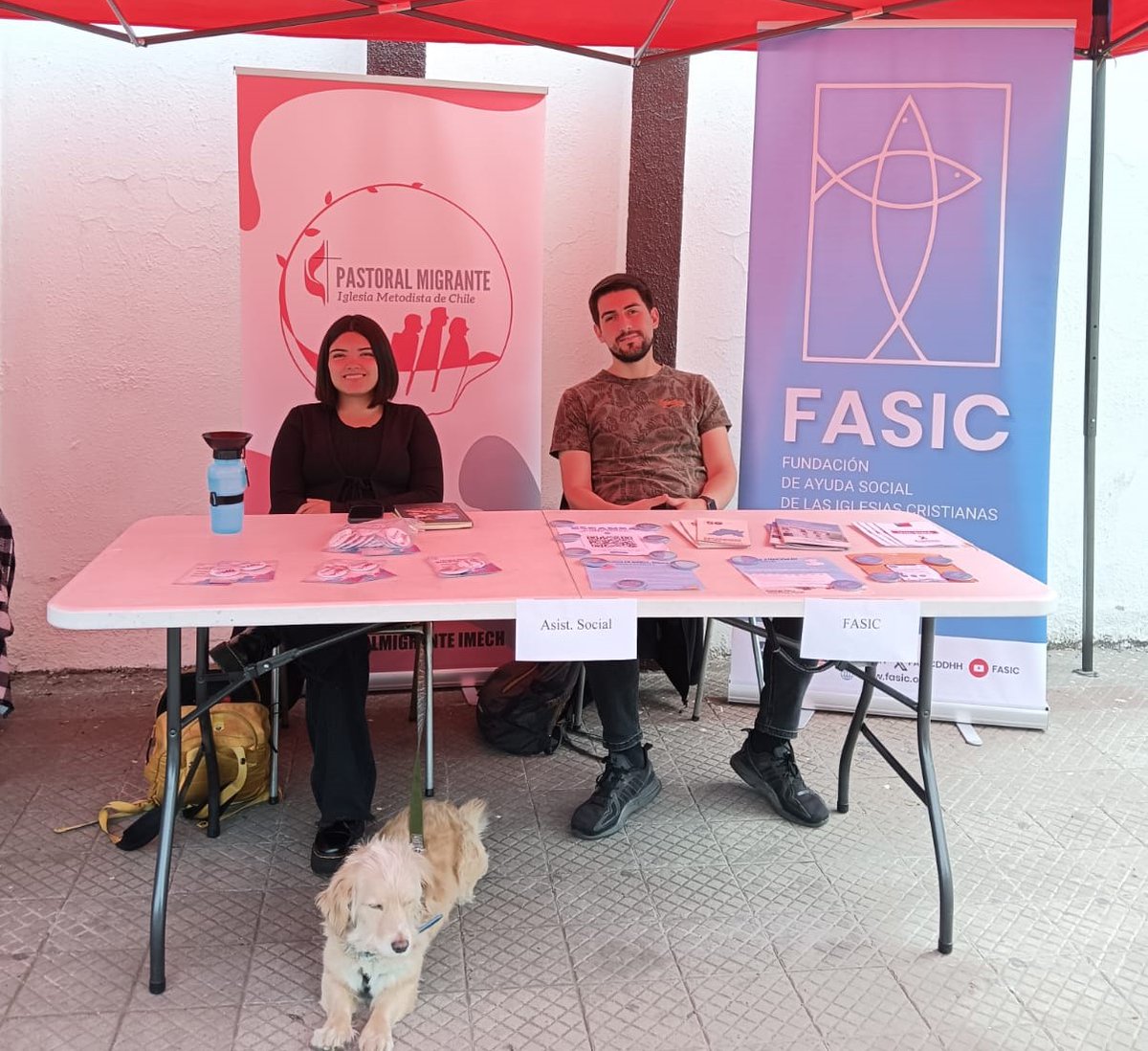 FASICDDHH's tweet image. 🔵FASIC e #IMECH participaron en un operativo totalmente gratuito del #MISAME para los vecinos y vecinas del sector, donde se brindaron atenciones podológicas, farmacéuticas, de enfermería y de asesoría en materia migratoria.
📎fasic.cl/wp/2023/11/fas…