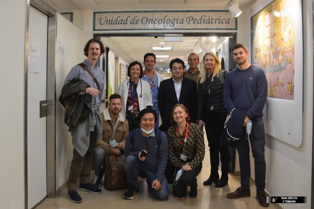 pediatriaHUVR's tweet photo. Visita de la delegación de Honda Researche Institut liderada por Satoshi Shigemi para analizar desarrollo del pilotaje del proyecto q se va a iniciar en la Unidad de Oncologia Pediatrica con el robot Haru. https://t.co/tW6rgG6qEk