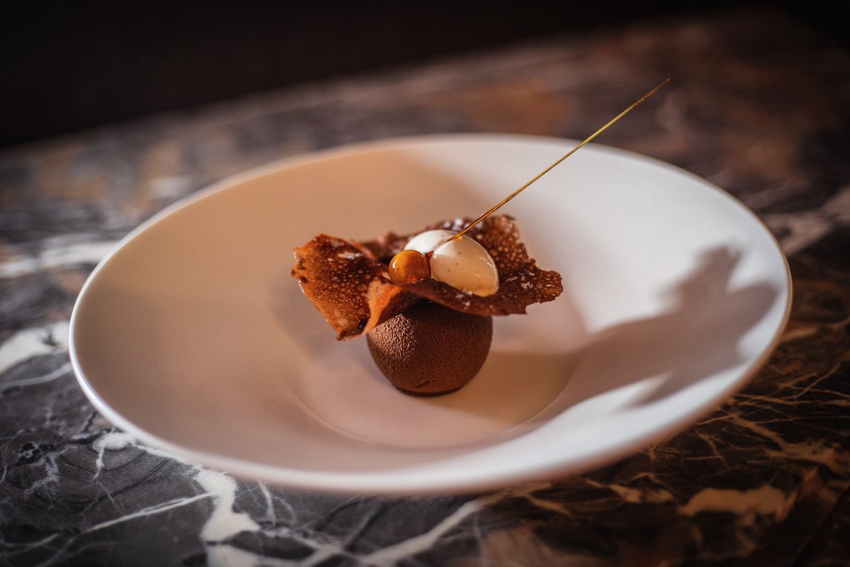 Still some space available for lunch and dinner tomorrow <a href="/MarkPoyntonatCH/">Mark Poynton at Caistor Hall</a> £35 for 3 course lunch or 6-8 courses £49.50-£78.50 for lunch and dinner, book via mjpatcaistorhall.co.uk/#reservation and please share people, if you book DM me for a free glass of fizz (tomorrow only)