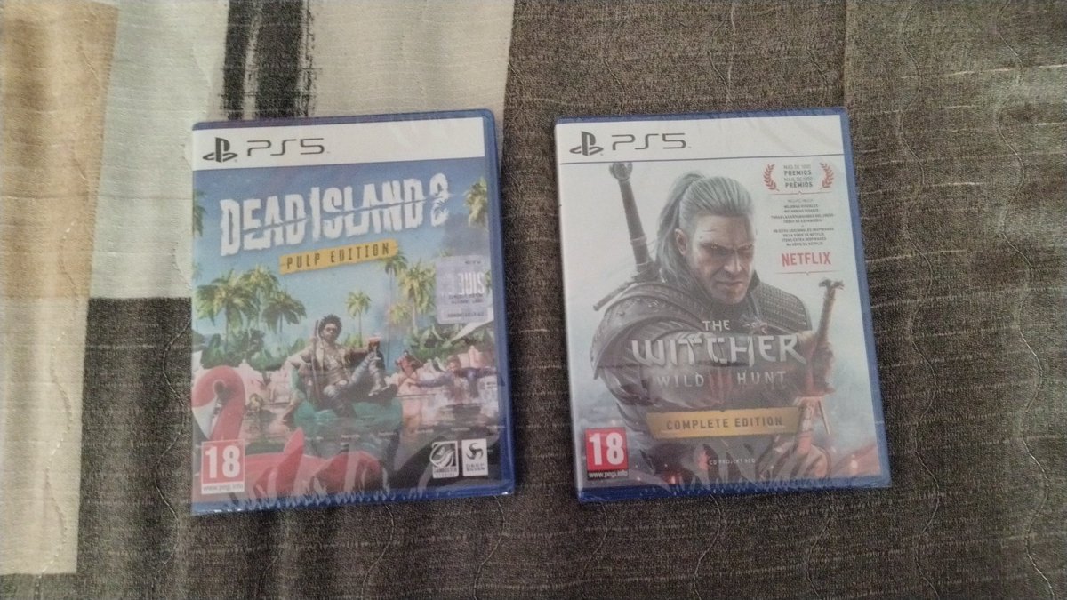 K82_Spain's tweet photo. Han ocurrido cosas de #BlackFriday 
- #DeadIsland2 a 30€ o "Los zombies locuelos 2"
- #TheWitcher3CompleteEdition a 20€ o "Gerardo el magias y su caballo maravilla". Ya es la tercera vez que lo compro, en 3 plataformas, PC,PS4,y PS5, que encima tengo el upgrade gratuito de PS4. https://t.co/O3k5FHjI1w