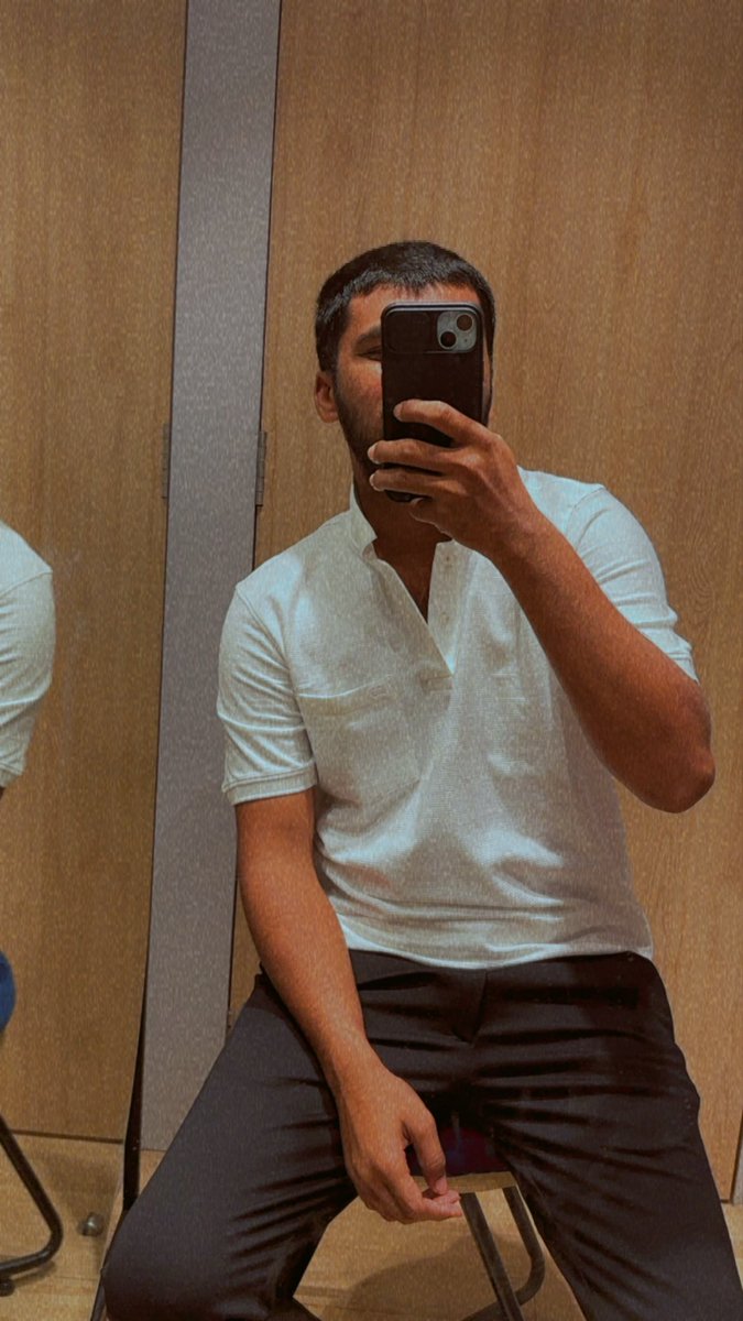 MuleVenu's tweet photo. Me vs mirror 📷 https://t.co/Bxn5v4JPnj